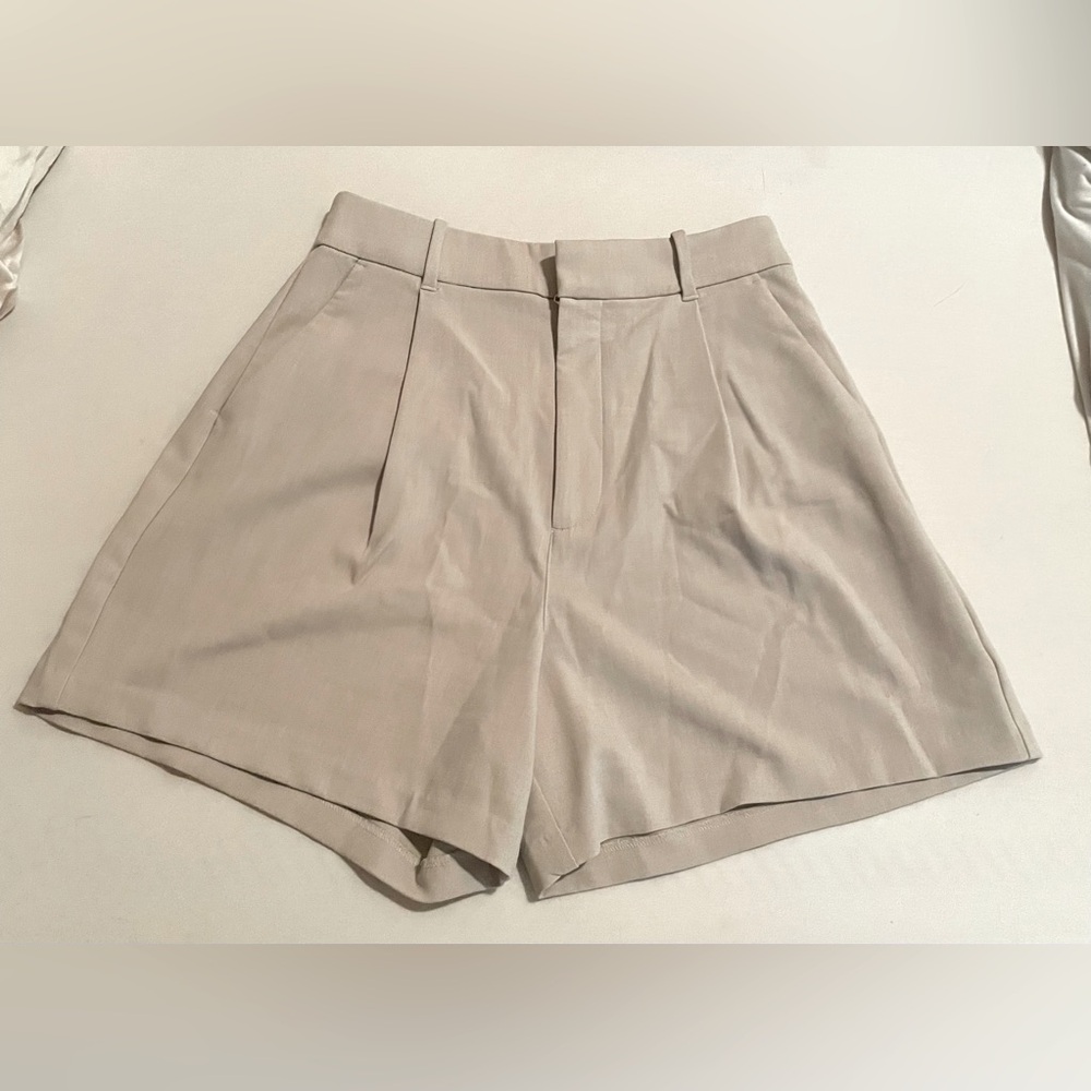 Abercrombie & Fitch Ultra High Rise Tailored Shorts, Beige, Medium